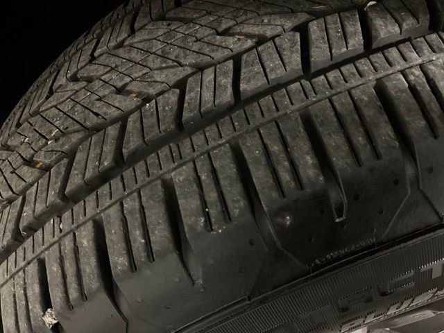 Used 2025 GMC Yukon Elevation image 37