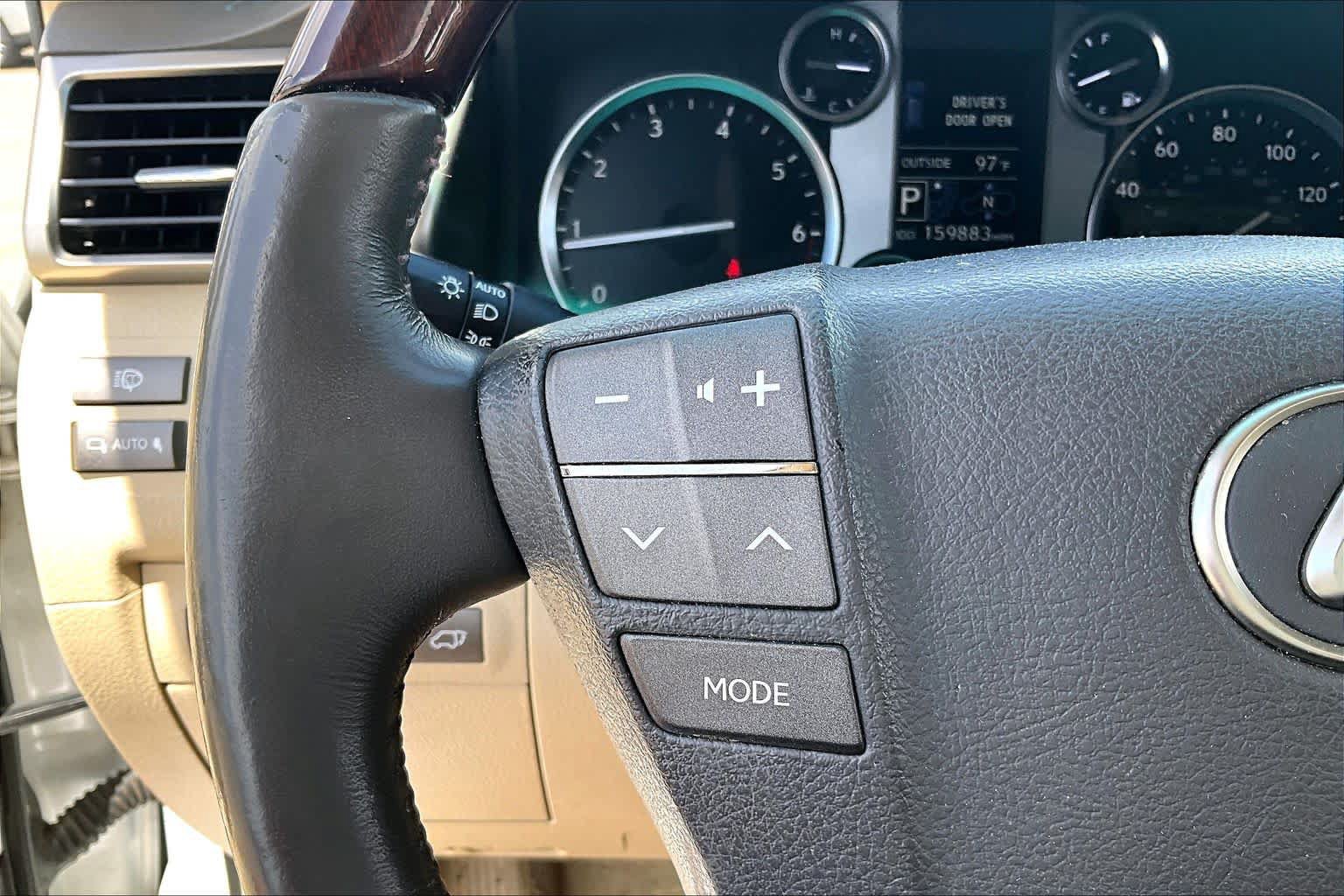 Used 2014 Lexus LX 570 4WD image 21
