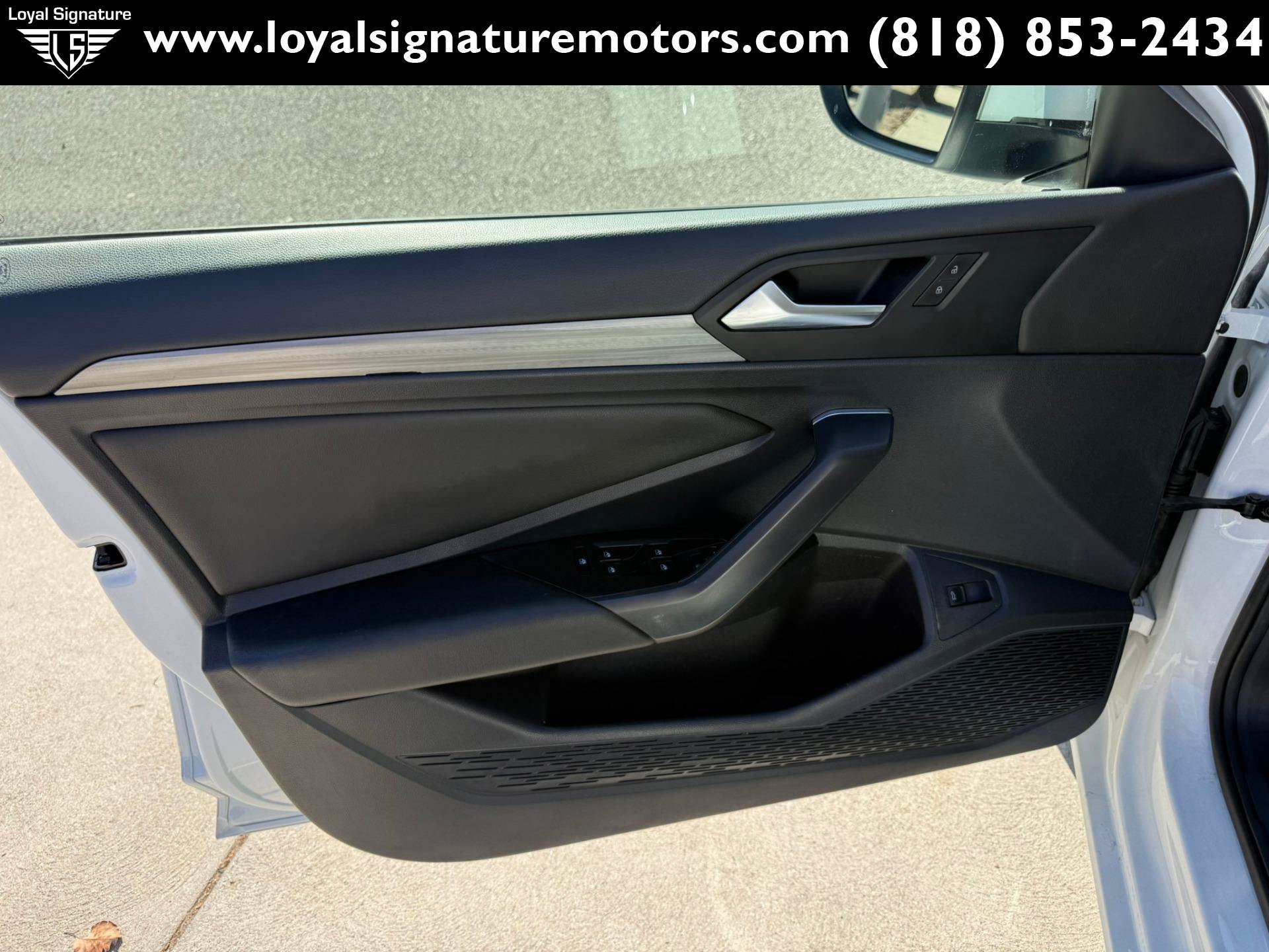 Used 2019 Volkswagen Jetta SEL FWD image 18