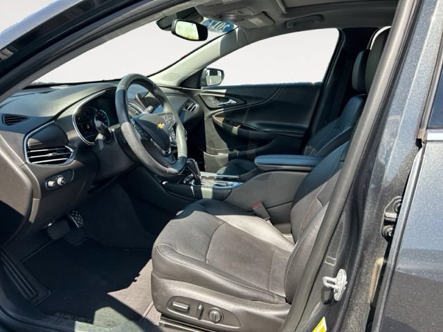 Used 2017 Chevrolet Malibu Premier w/ Premier Sun and Wheel Package FWD image 10