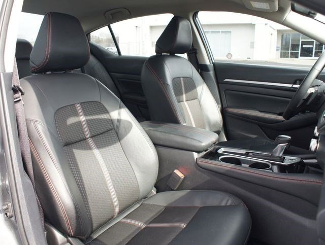 Used 2025 Nissan Altima 2.5 SR image 21