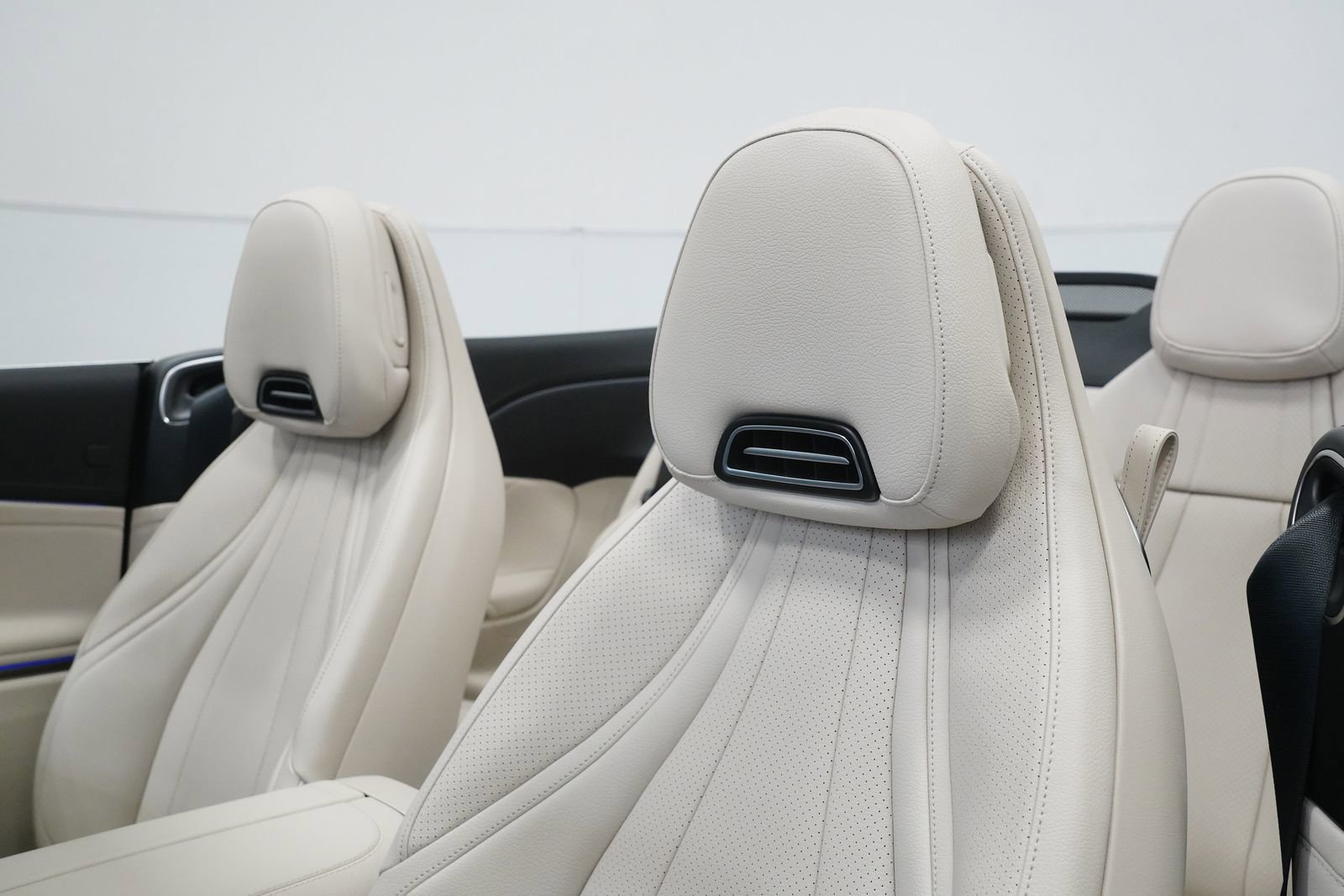 New 2026 Mercedes-Benz CLE 300 4MATIC Cabriolet image 19