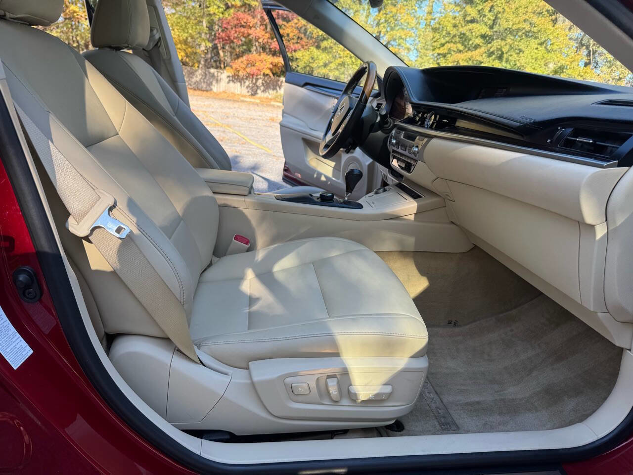 Used 2013 Lexus ES 350 w/ Premium Pkg image 16