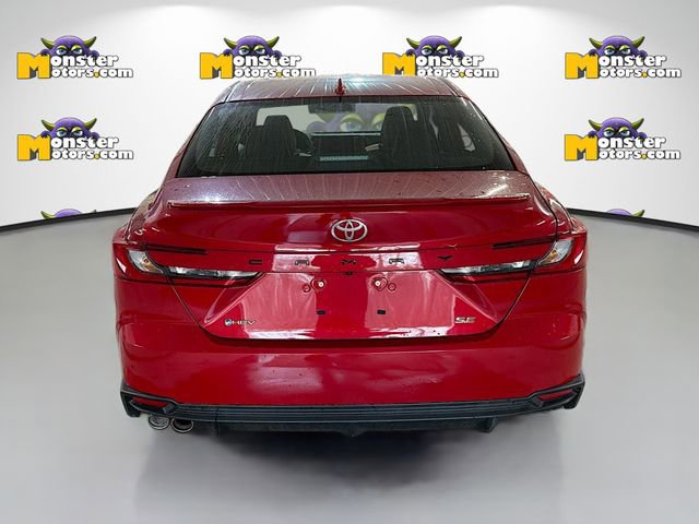 Used 2025 Toyota Camry SE image 5