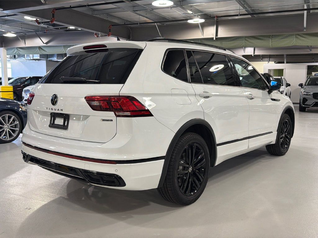 Used 2022 Volkswagen Tiguan SE R-Line AWD/4WD image 4