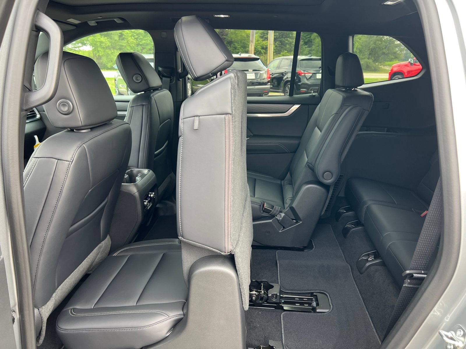New 2027 GMC Acadia Elevation w/ Elevation Premium Package AWD/4WD image 6