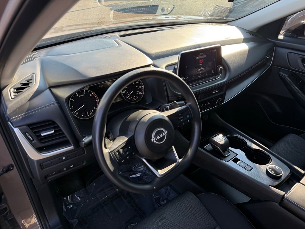 Certified 2024 Nissan Rogue SV image 18