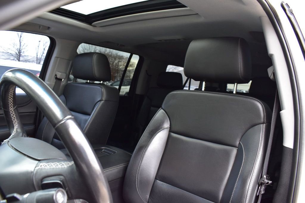 Used 2018 Chevrolet Suburban LT image 17