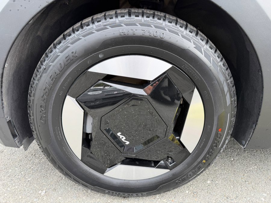 Used 2024 Kia EV9 Light Long Range RWD image 65
