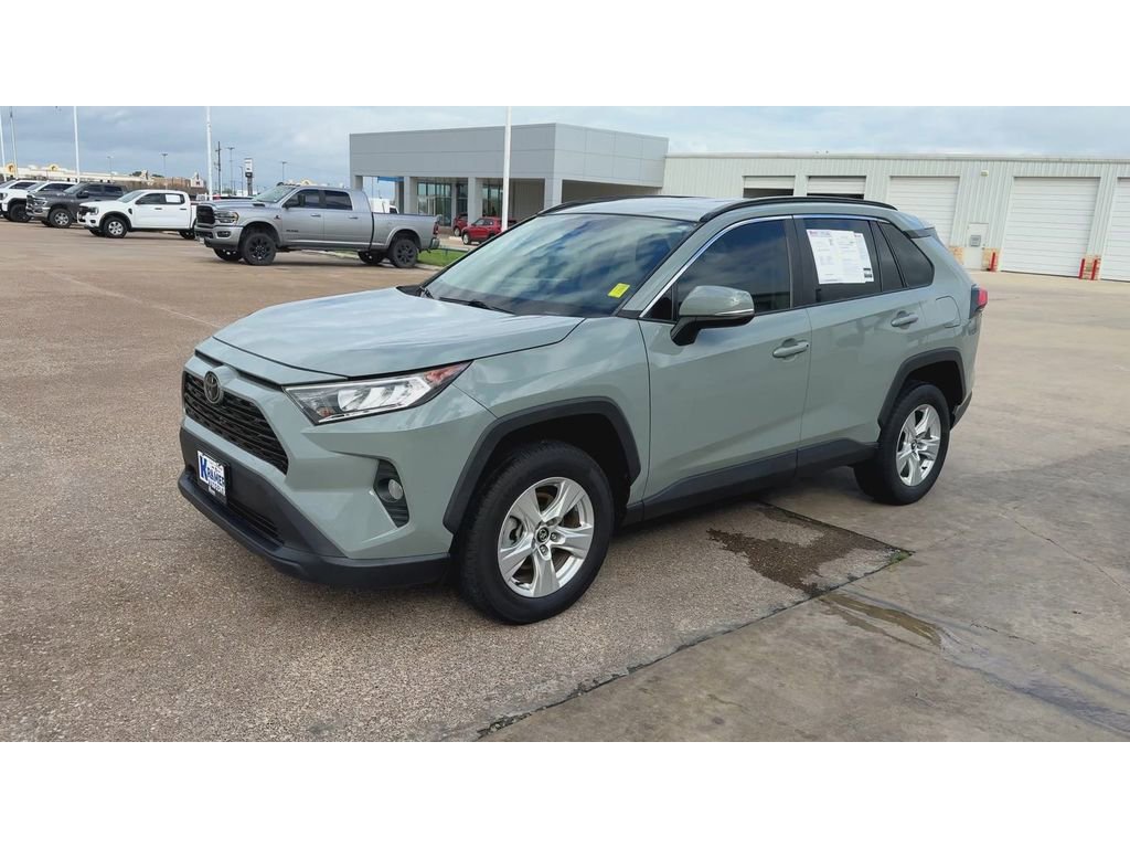 Used 2020 Toyota RAV4 XLE image 4
