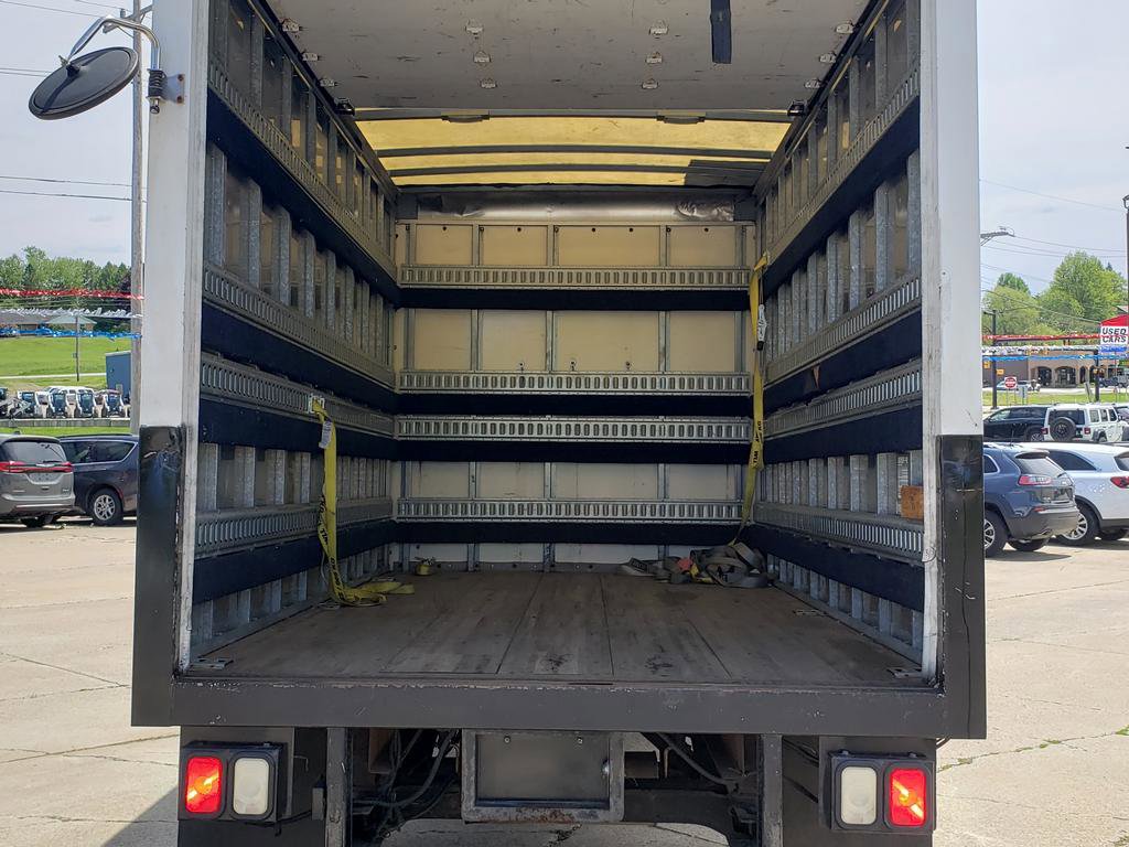Used 2017 Chevrolet Express 3500 RWD image 9