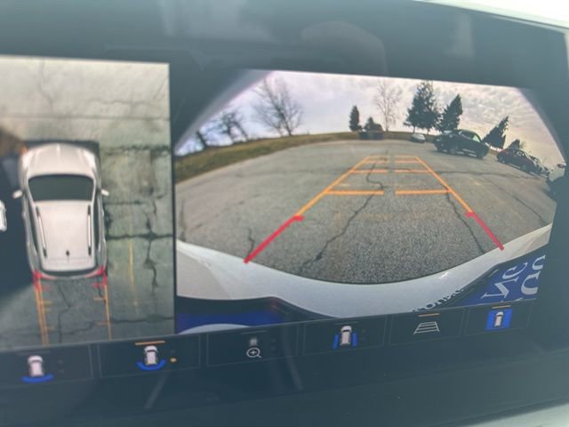 Used 2025 Buick Encore GX Avenir w/ Avenir Technology Package AWD/4WD image 28