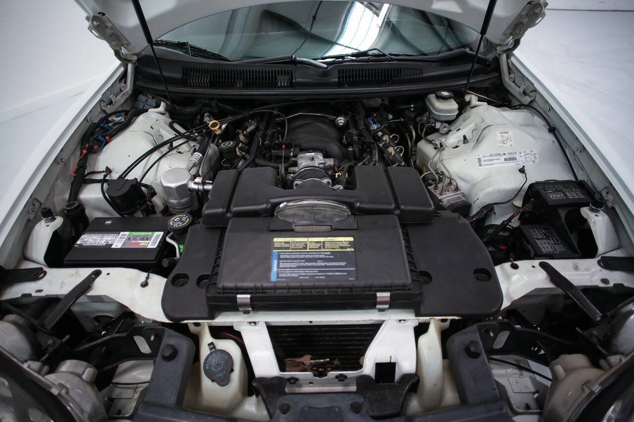 Used 2000 Chevrolet Camaro Z28 w/ SS Performance/Appearance Pkg RWD image 22