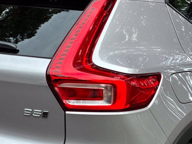New 2026 Volvo XC40 B5 Plus w/ Protection Package Premier AWD/4WD image 15