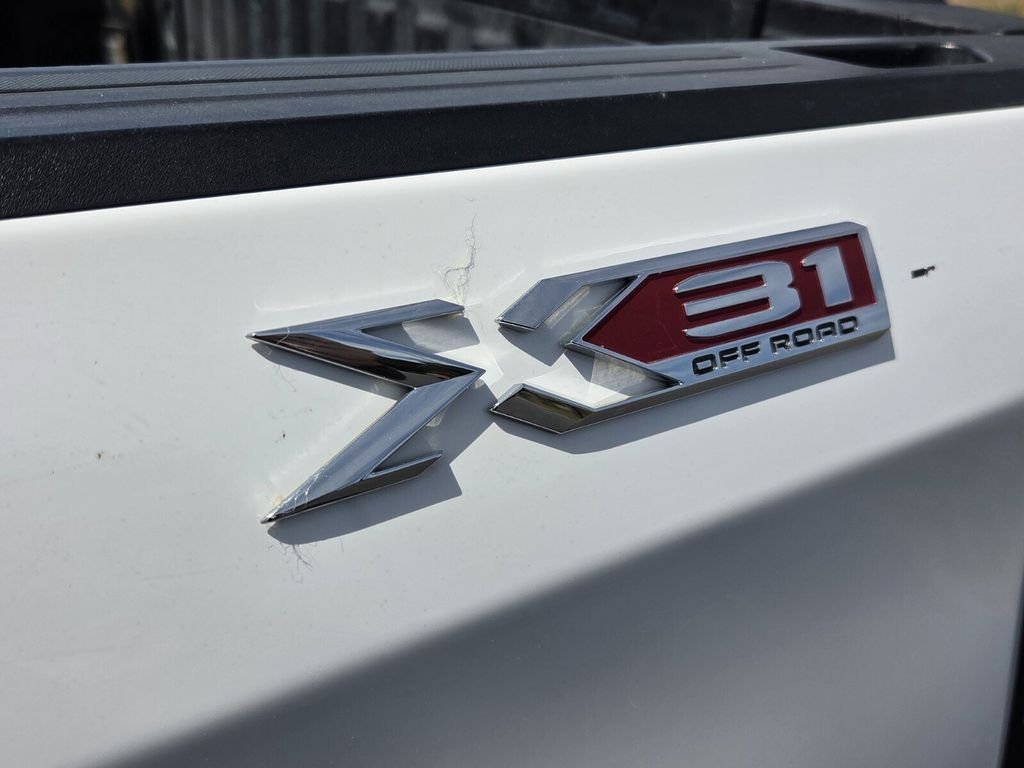 Used 2020 GMC Sierra 1500 SLT w/ SLT Premium Plus Package AWD/4WD image 9