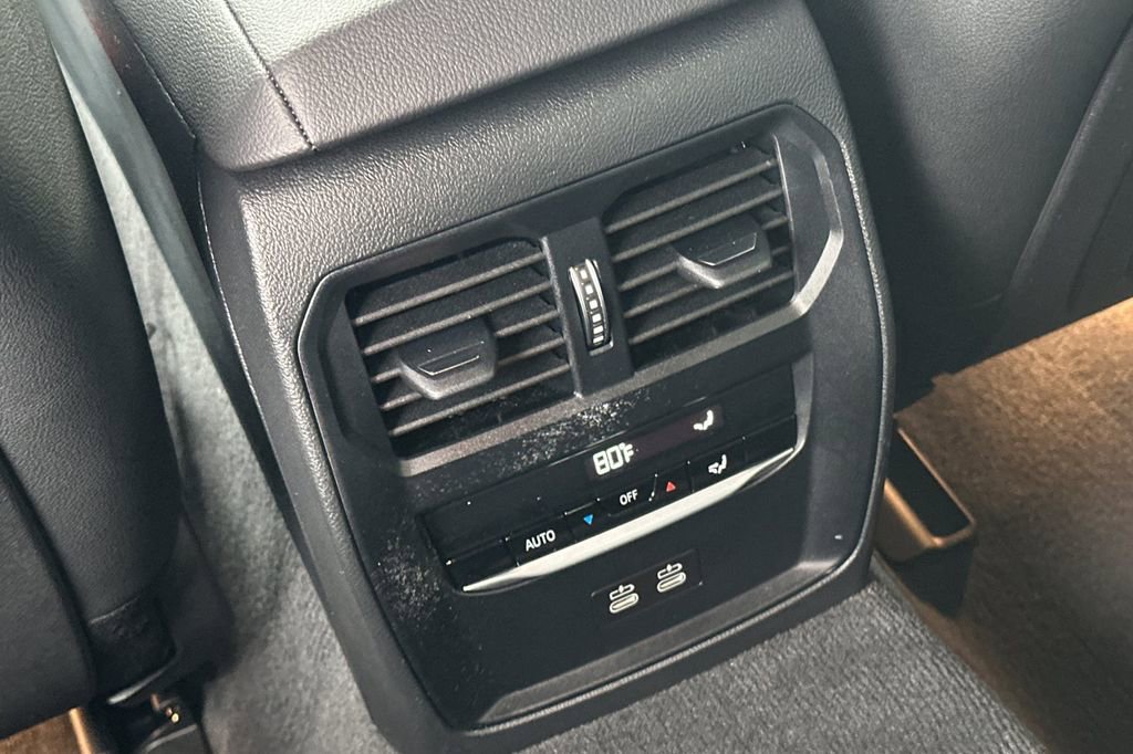 Used 2023 BMW i4 eDrive40 w/ M Sport Package image 11