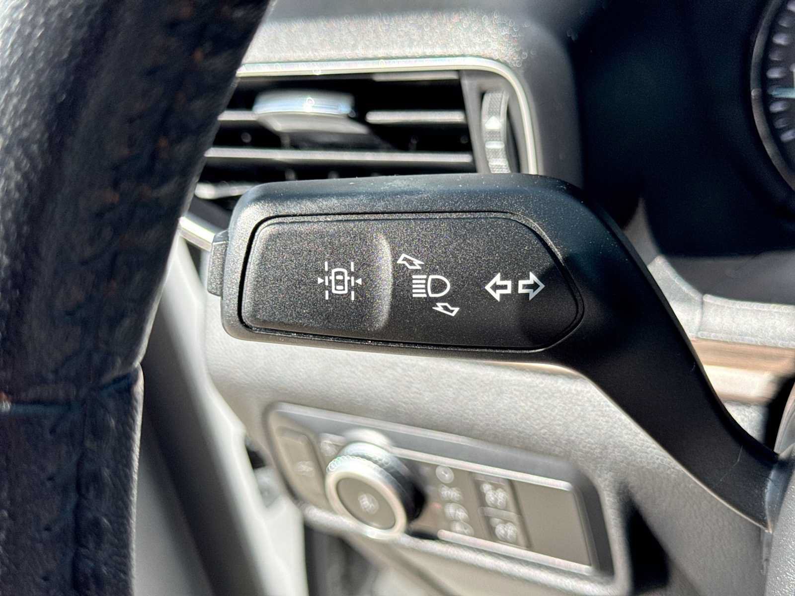 Used 2020 Ford Explorer Limited AWD/4WD image 28