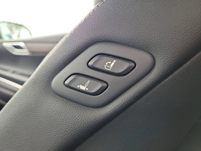 Used 2024 Genesis GV80 2.5T AWD/4WD image 16