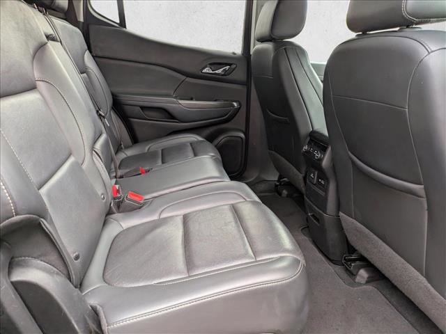 Used 2023 GMC Acadia SLT image 27