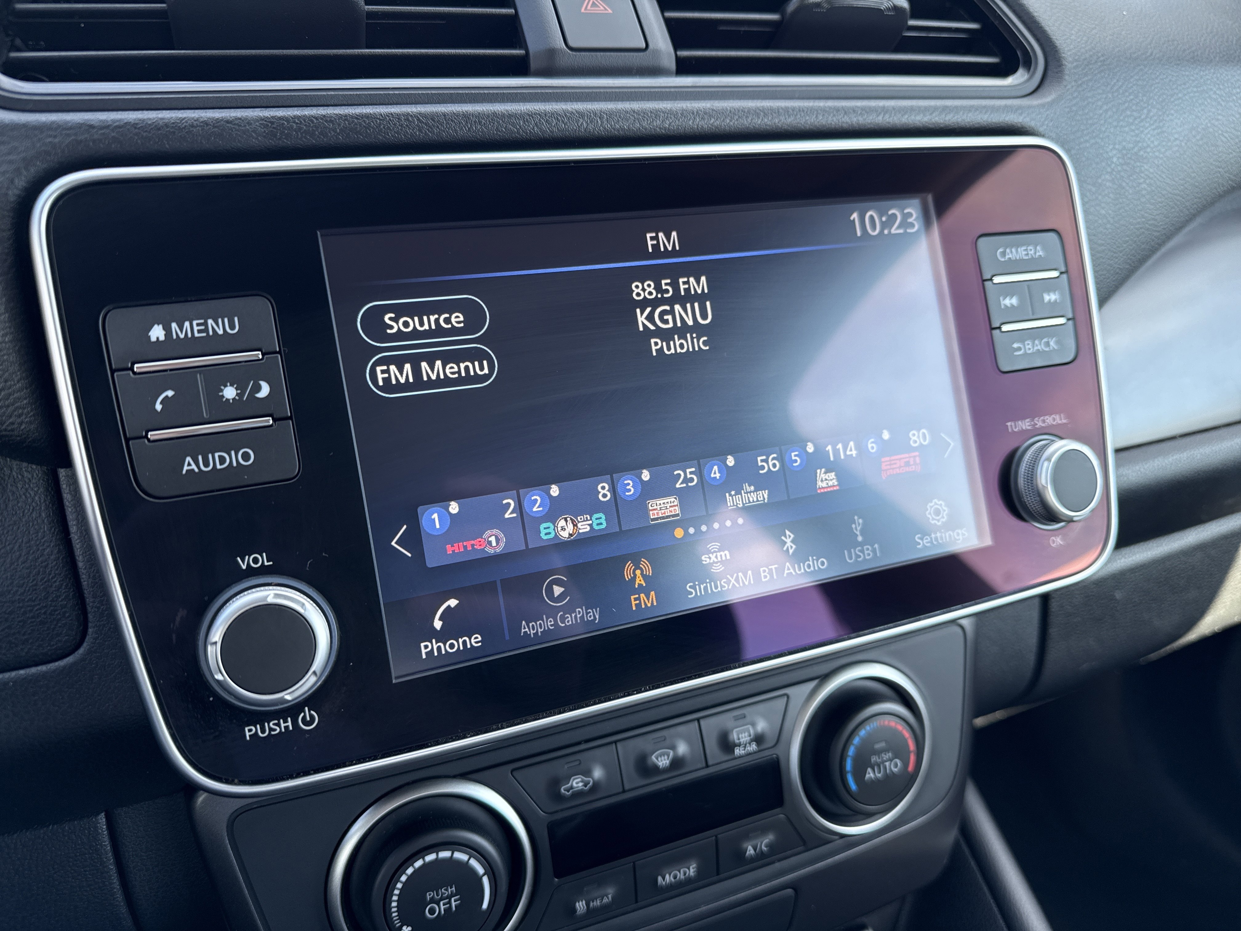 Certified 2023 Nissan Leaf S image 17