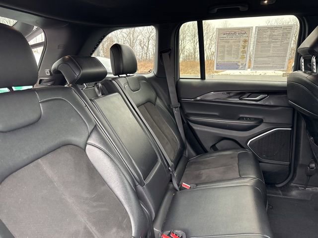 Used 2022 Jeep Grand Cherokee Altitude image 13