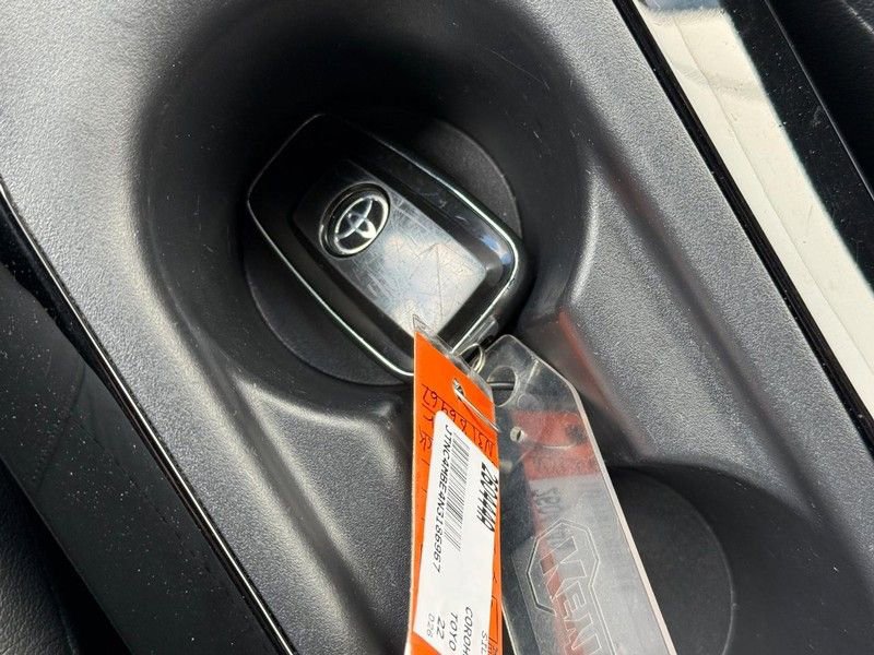 Used 2022 Toyota Corolla XSE FWD image 30