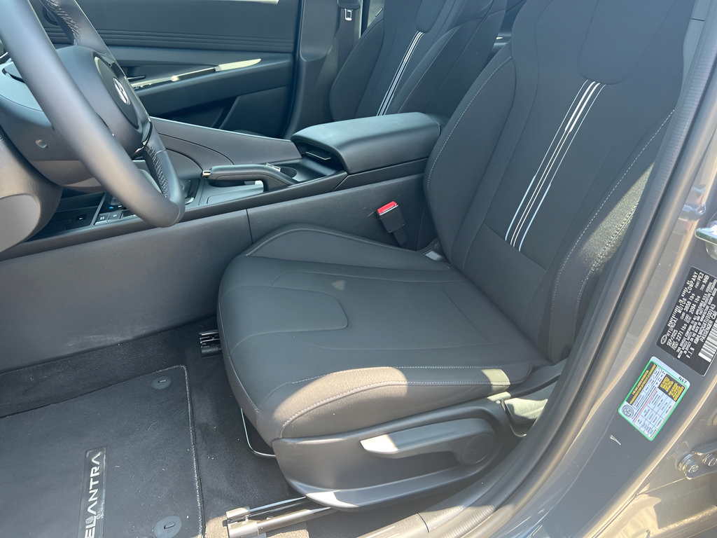 New 2026 Hyundai Elantra Sport FWD image 11