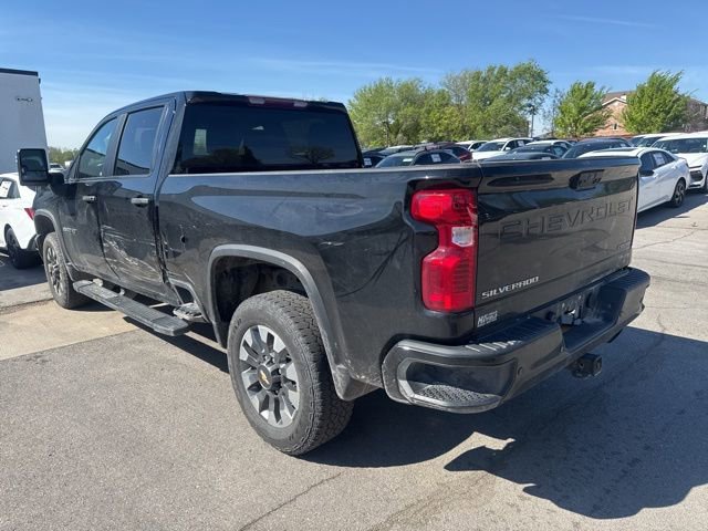 Used 2024 Chevrolet Silverado 2500 Custom w/ Custom Value Package image 4
