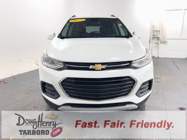Used 2019 Chevrolet Trax LT w/ LT Convenience Package image 2