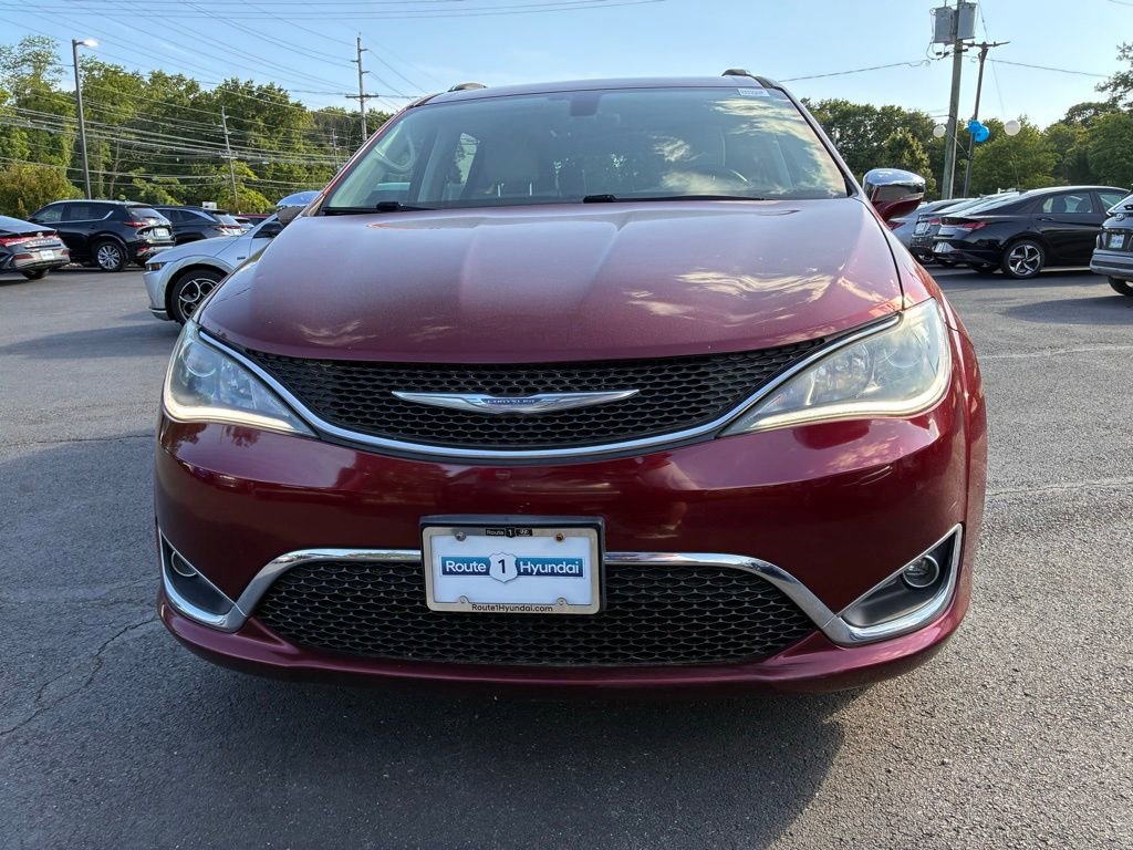 Used 2017 Chrysler Pacifica Limited FWD image 2