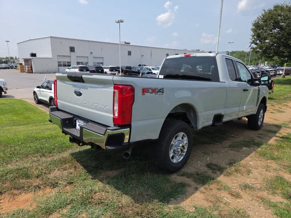 New 2026 Ford F350 XLT AWD/4WD image 3