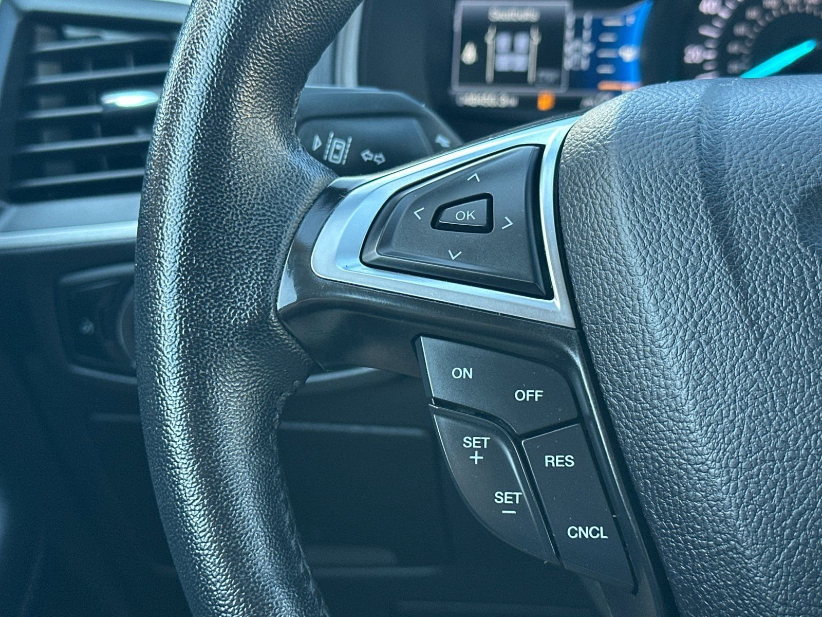 Used 2024 Ford Edge SEL image 27