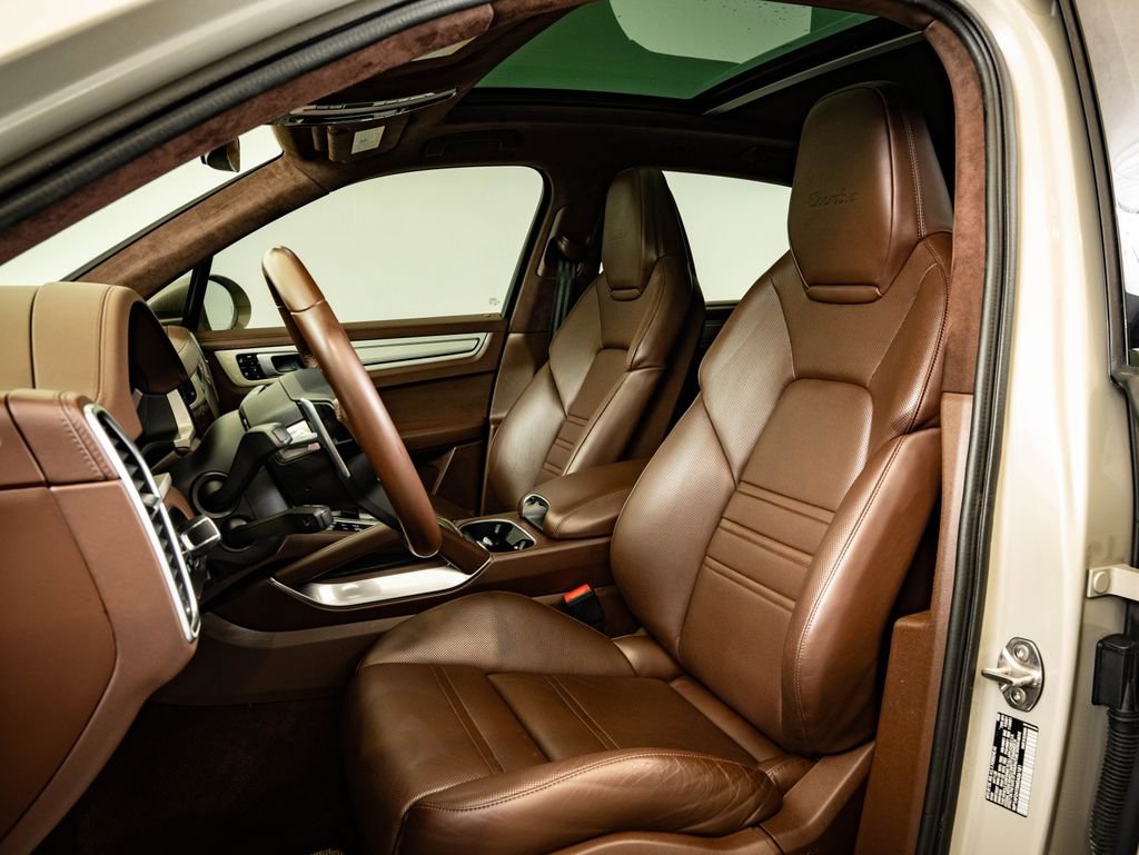 Certified 2021 Porsche Cayenne Turbo AWD/4WD image 28