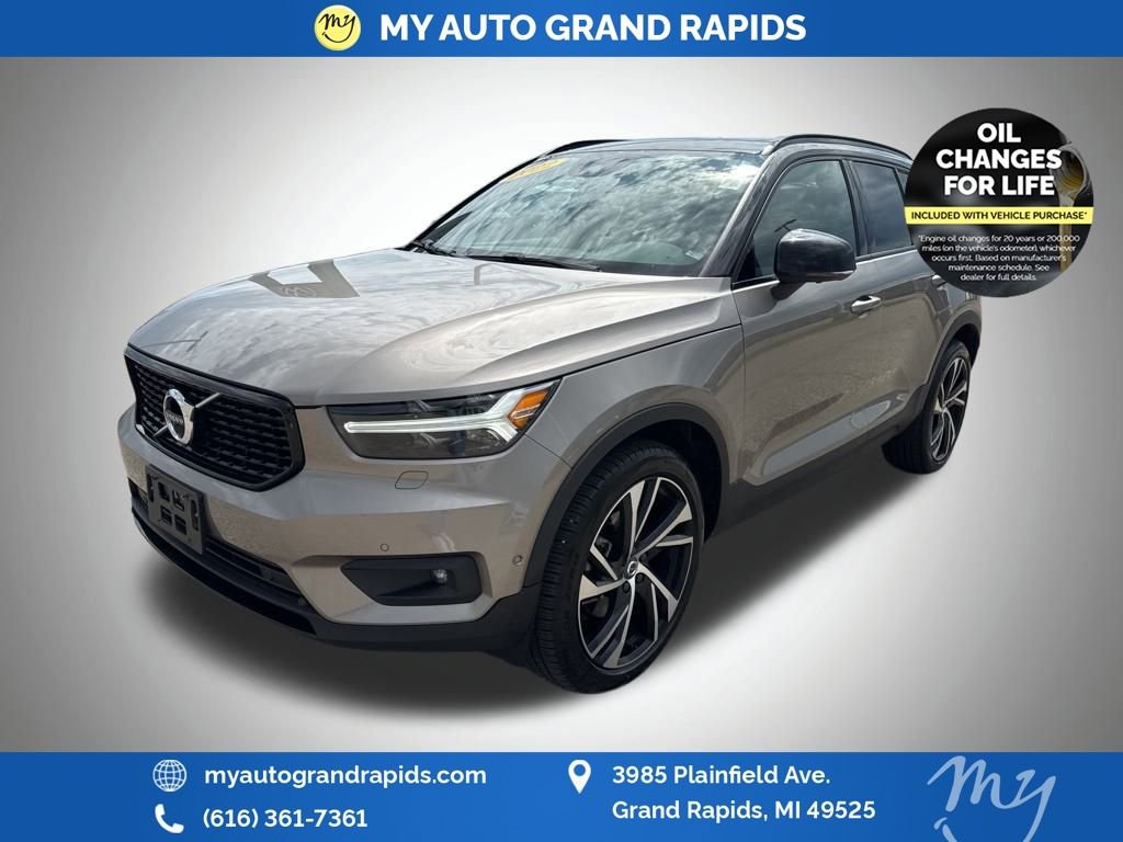Used 2022 Volvo XC40 T5 R-Design w/ Advanced Package image 3