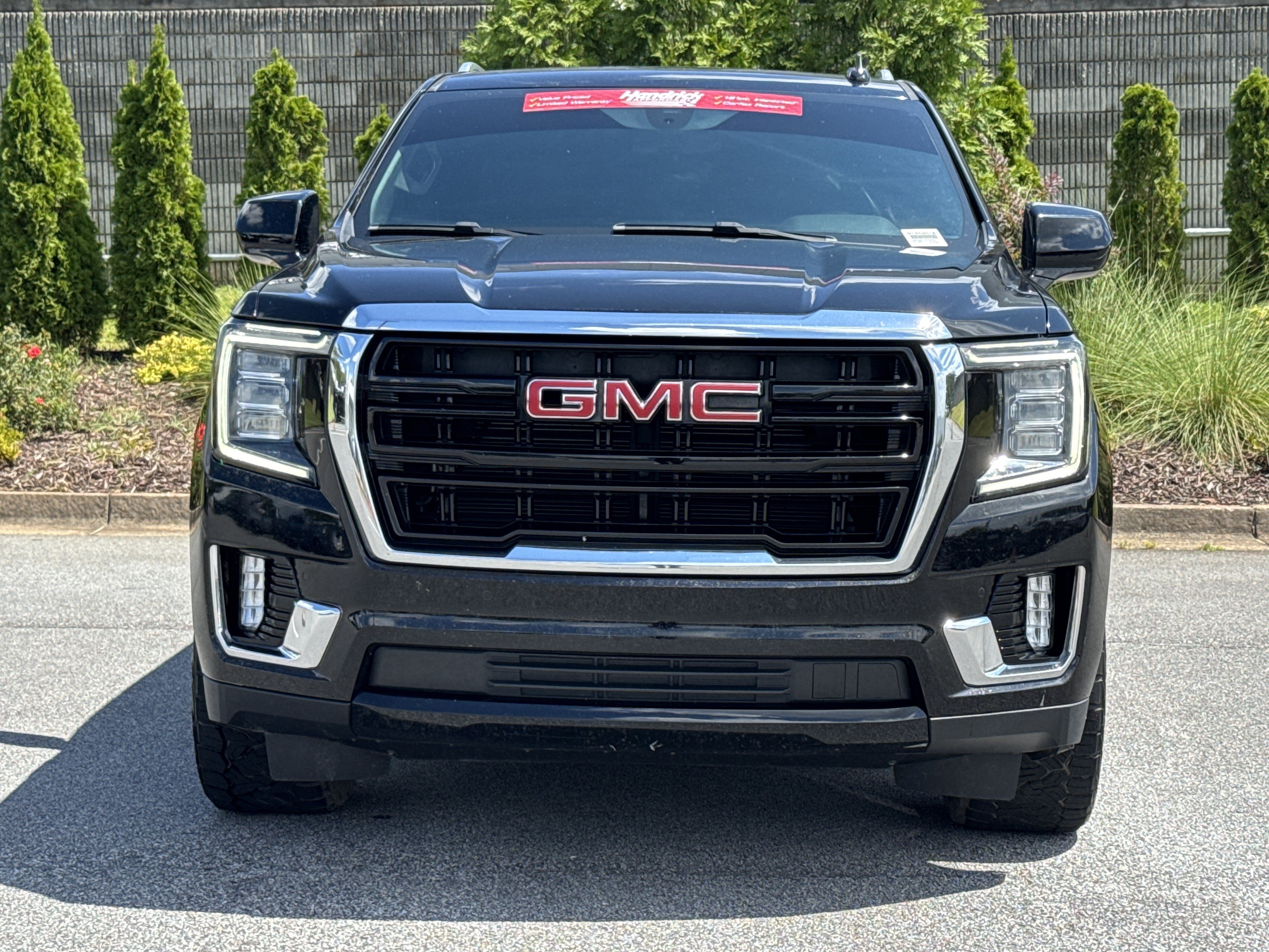 Used 2022 GMC Yukon SLE w/ Gmc Pro Safety Plus Package AWD/4WD image 3