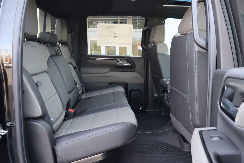 Used 2025 Chevrolet Silverado 2500 ZR2 w/ Technology Package image 21