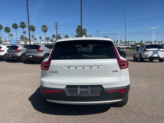 Used 2025 Volvo XC40 B5 Core image 4