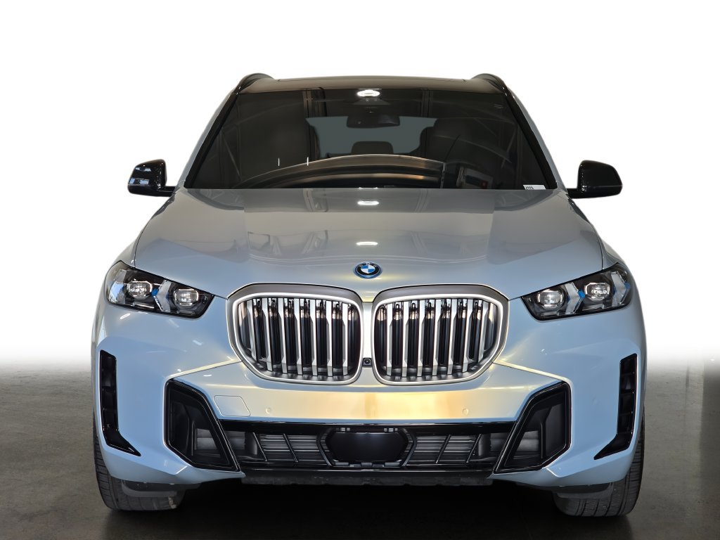 Used 2026 BMW X5 xDrive50e w/ M Sport Package AWD/4WD image 2