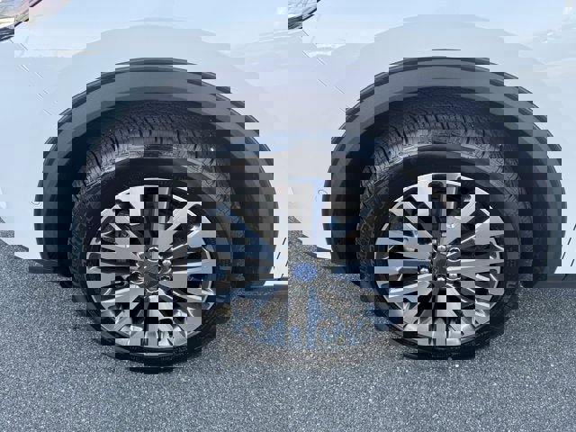 Used 2020 Ford Escape Titanium w/ Titanium Premium Package 2.0 image 10