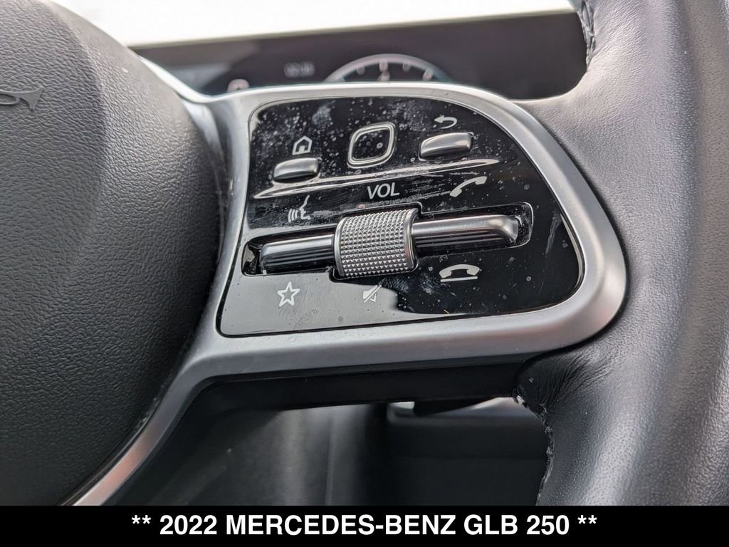 Used 2022 Mercedes-Benz GLB 250 4MATIC image 19