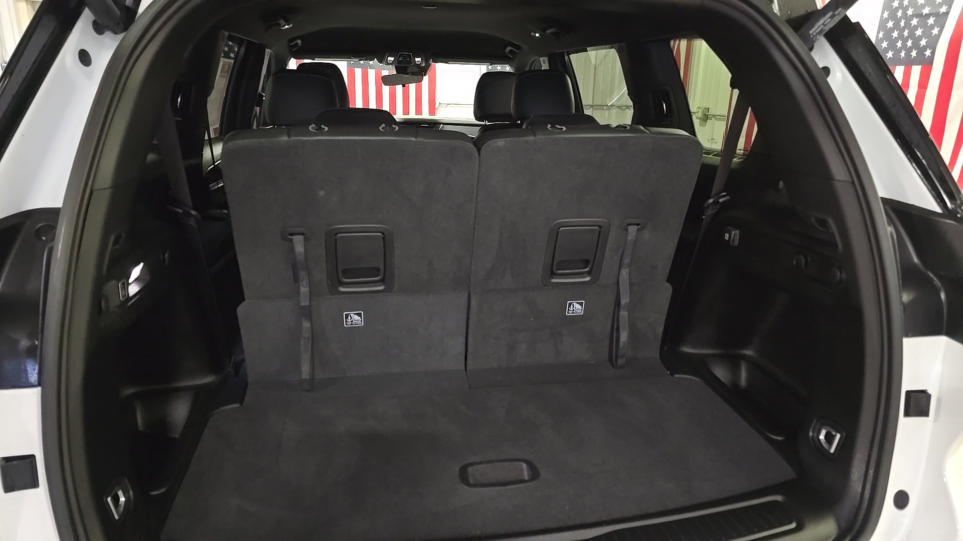 Used 2025 Jeep Grand Cherokee L Limited w/ Black Appearance Package image 10