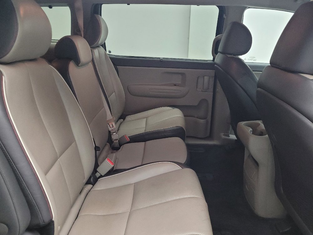 Used 2017 Kia Sedona LX w/ LX Essentials Premium Package FWD image 19