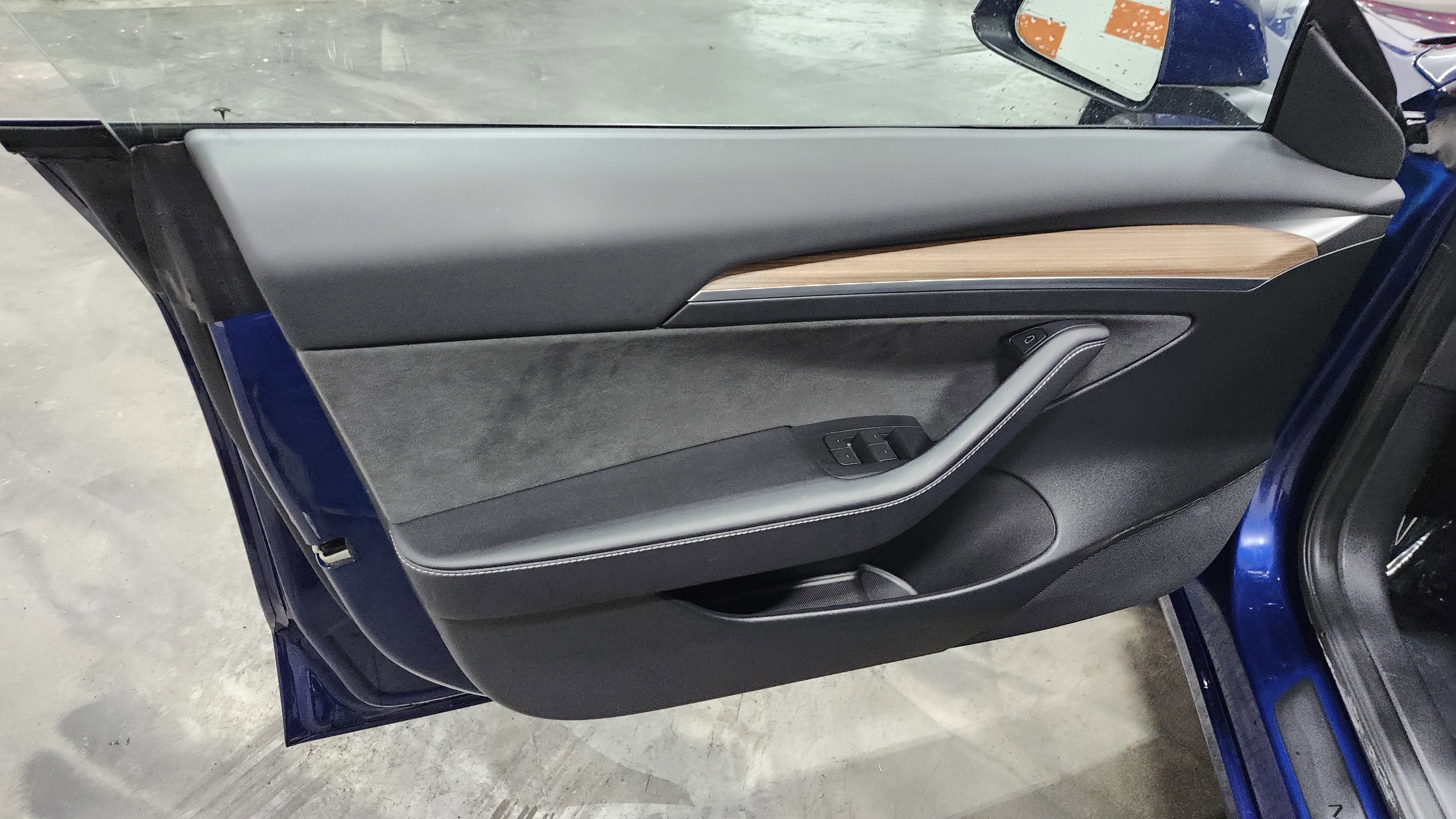 Used 2023 Tesla Model 3 Standard Range image 23