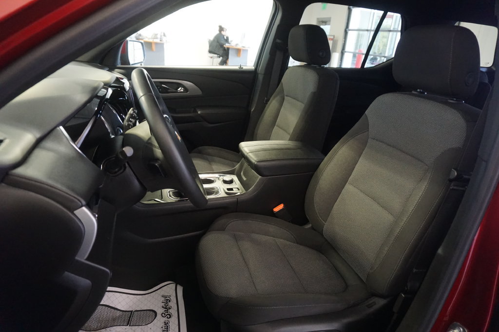 Used 2023 Chevrolet Traverse LT AWD/4WD image 19