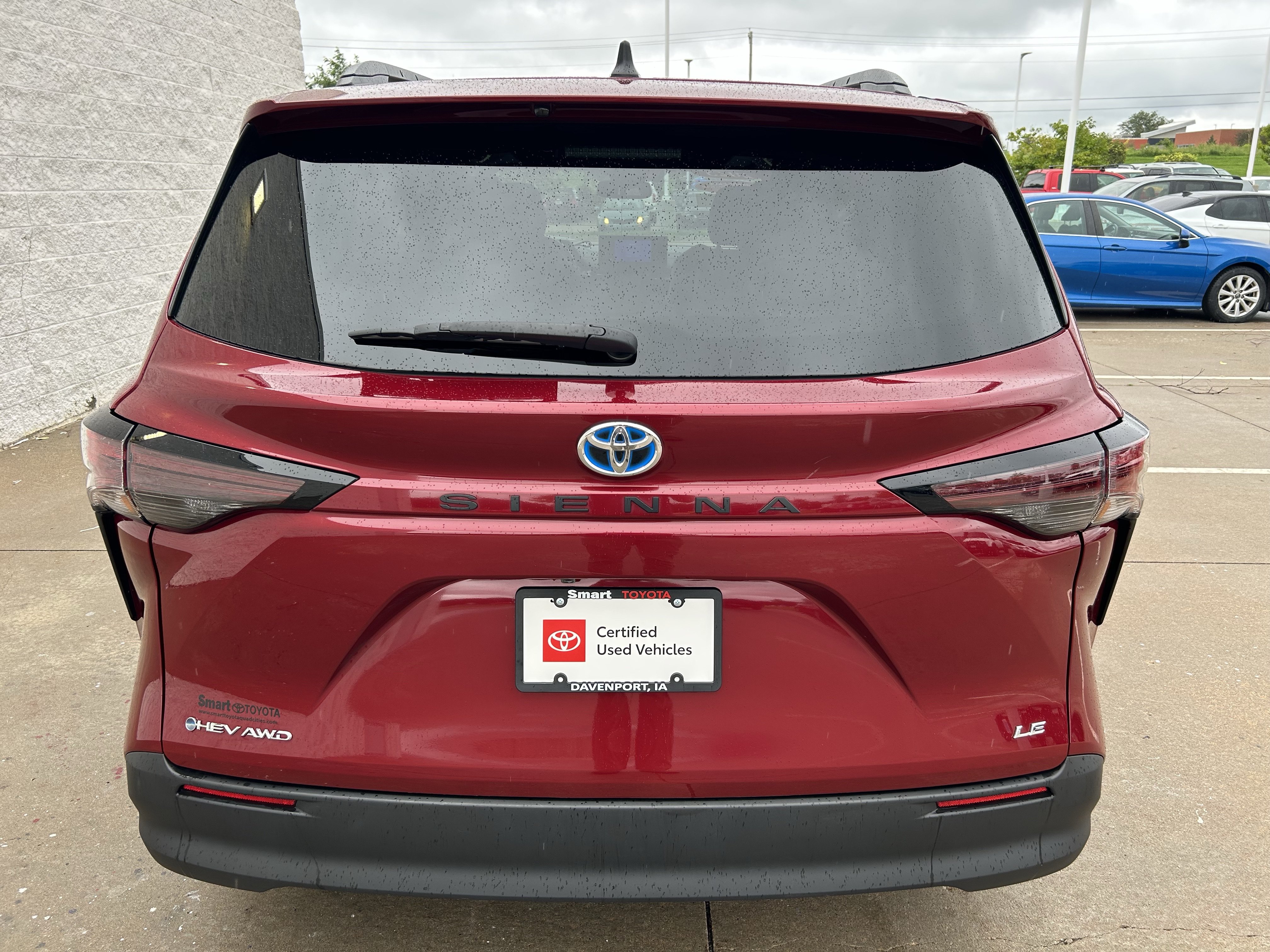 Certified 2025 Toyota Sienna LE w/ LE Plus Package AWD/4WD image 5