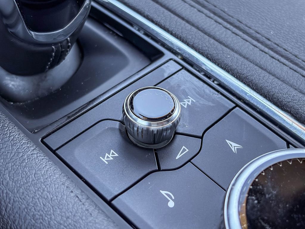 Used 2022 Cadillac XT6 Sport w/ Technology Package image 31