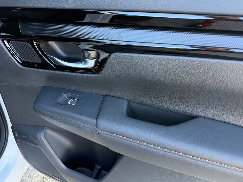 Used 2025 Honda CR-V Sport Touring image 42