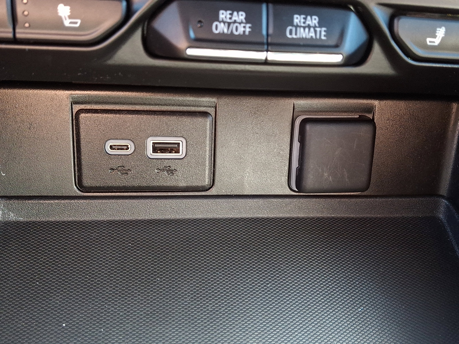 Used 2024 Chevrolet Tahoe LT image 25