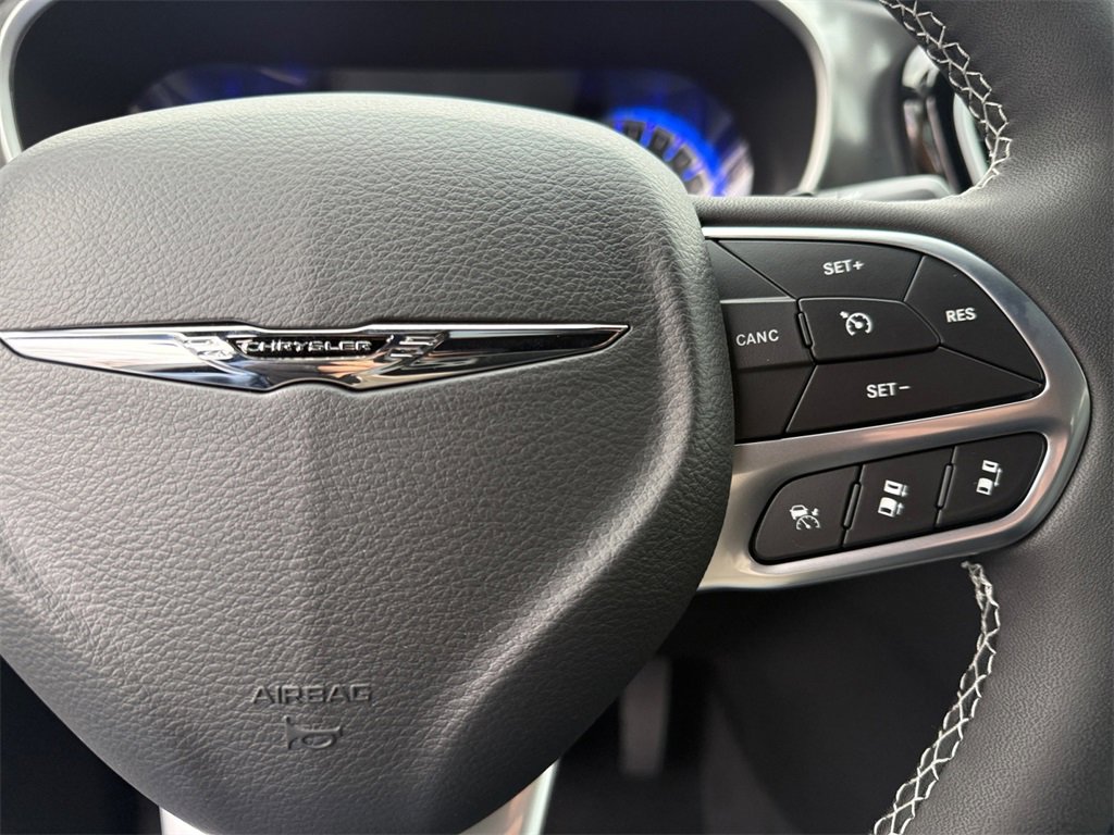 New 2026 Chrysler Pacifica Select image 26