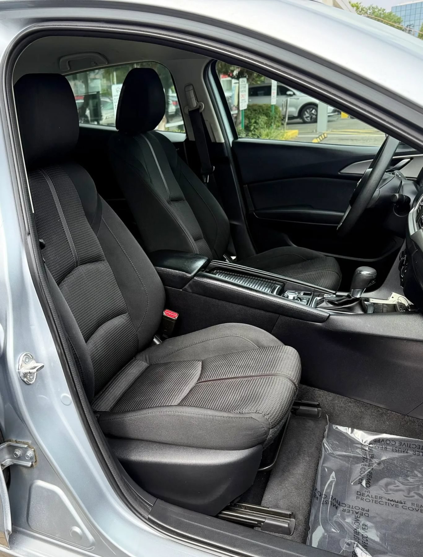 Used 2018 MAZDA MAZDA3 Sport w/ Preferred Equipment Package FWD image 33